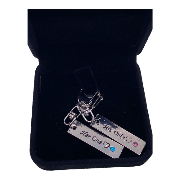 Couples Boyfriend Girlfriend HER ONE HIS ONLY Key Chain Ring Gift Box Set - Picture 1 of 4